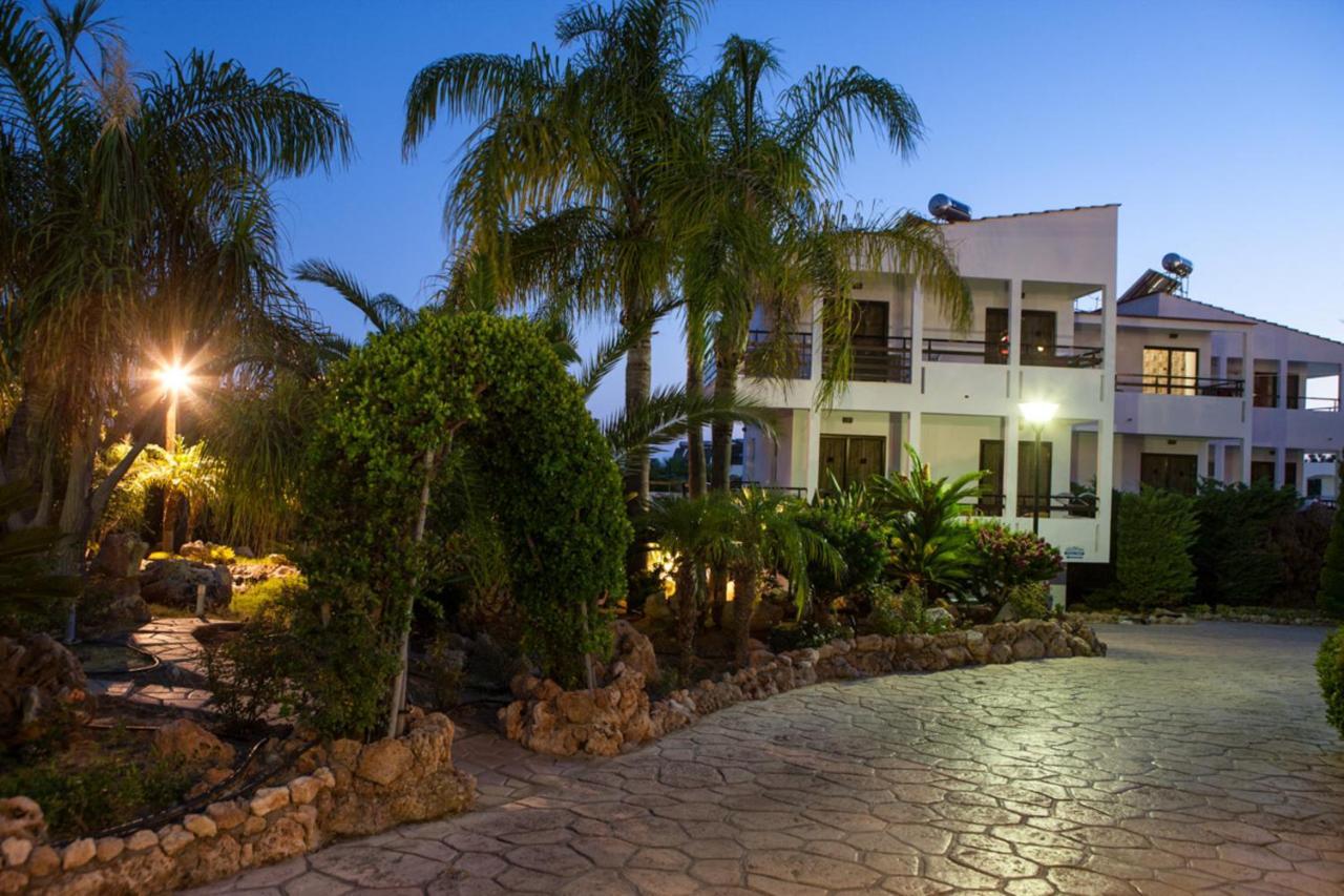 Coliseum Studios & Apartments Pefki Exterior foto