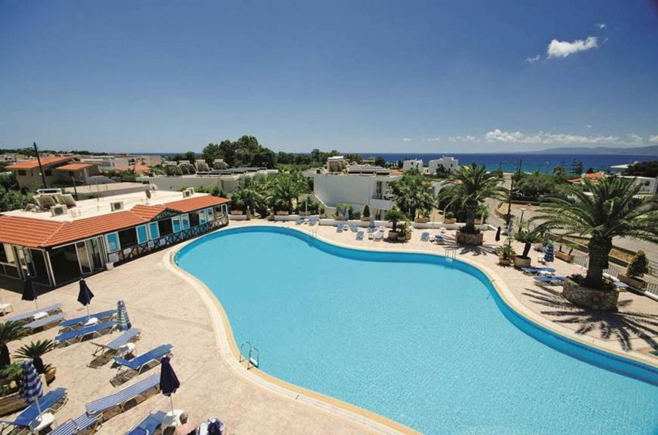 Coliseum Studios & Apartments Pefki Exterior foto